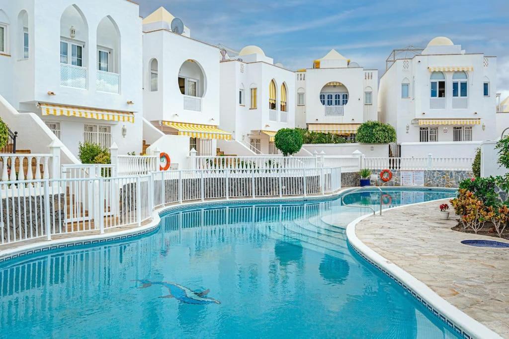 Large House With Garden And Direct Access To The Pool Dom wakacyjny *